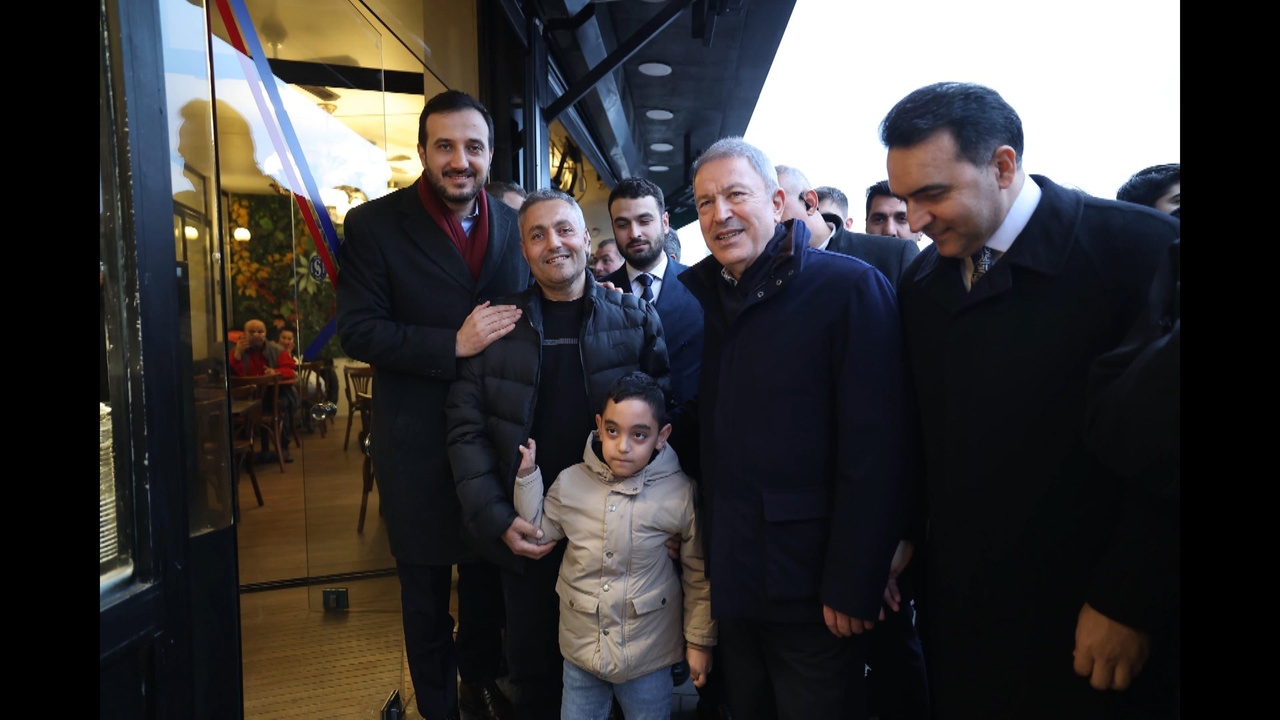 Akar, Sarıyer'de AK Parti Teşkilatı ile Bir Araya Geldi