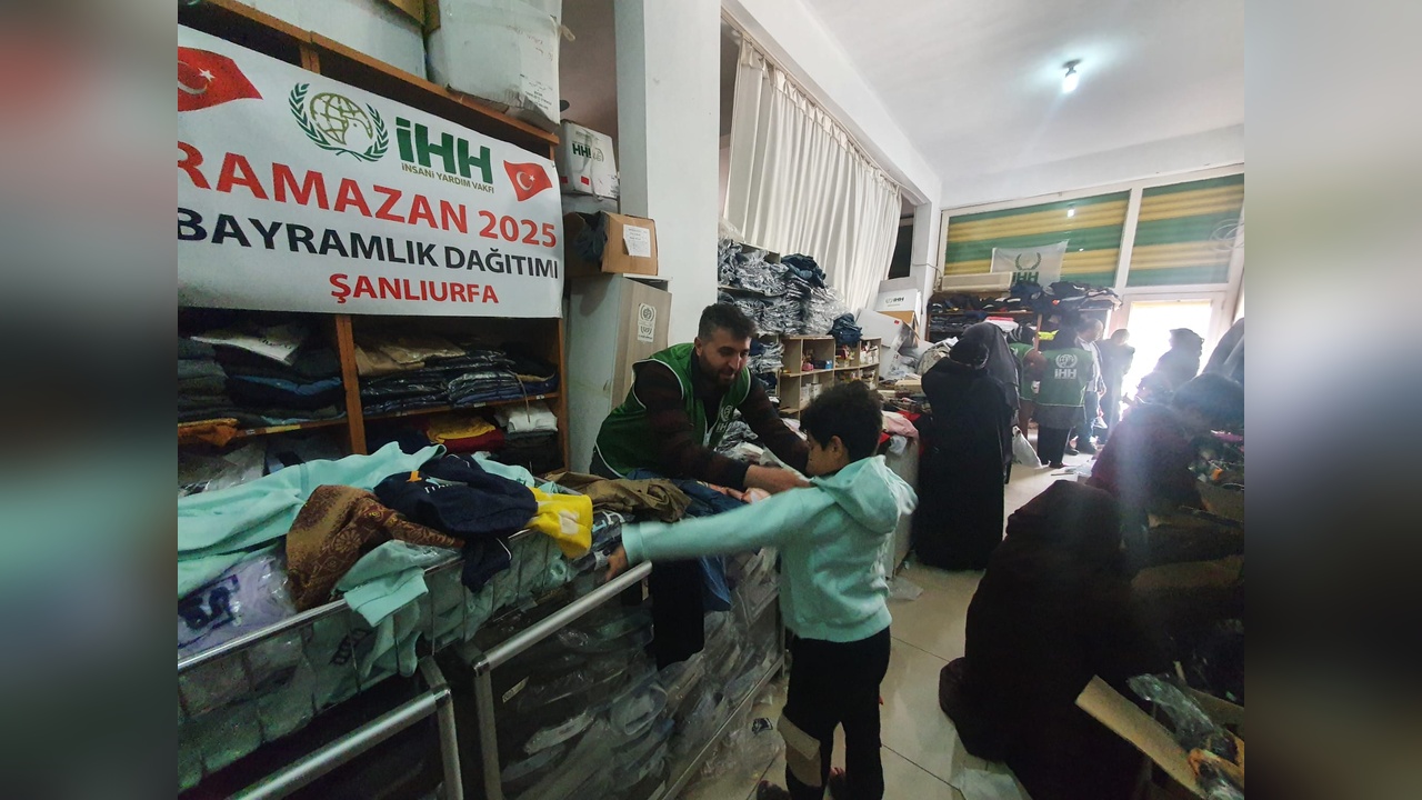 İHH, Ramazan'da 800 Bin Kişiye Yardımda Bulundu