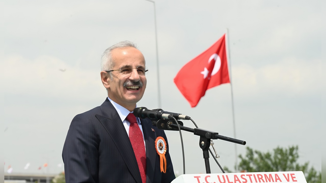 Bayramda Otoyollarda 8,4 Milyon Araç Geçti