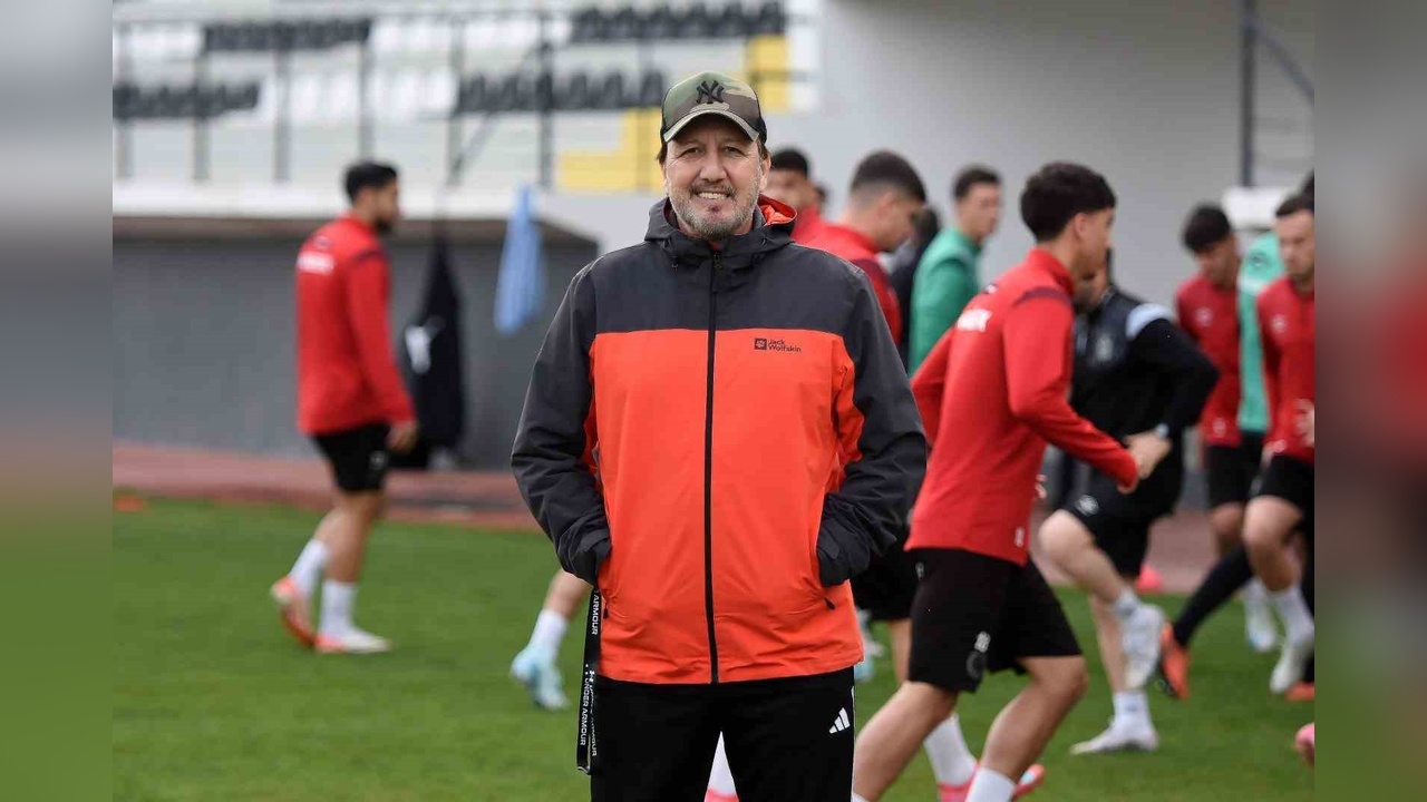 Manisaspor Teknik Direktörü Taner Taşkın'dan Taraftarlara Önemli Mesaj