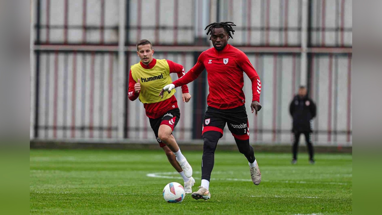 Samsunspor, Antalyaspor ile Kritik Maçta Kötü Gidişe Son Vermeyi Hedefliyor