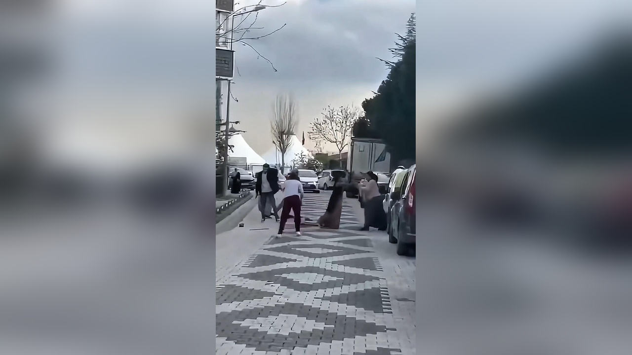 Sultangazi'de Komşular Arasında Kavga Anbean Kaydedildi