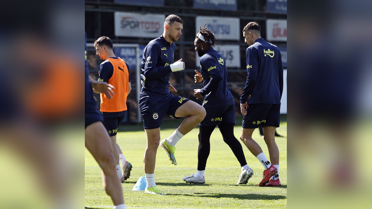 Fenerbahçe, Trabzonspor Maçı İçin Hazırlıklarını Devam Ettiriyor