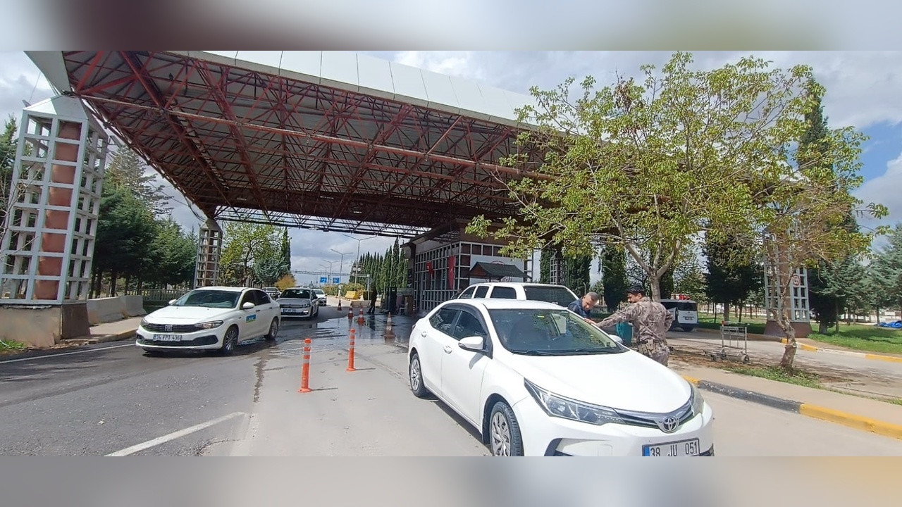 Gaziantep Havalimanı'nda Arbede Sırasında Silah Sesleri Yükseldi