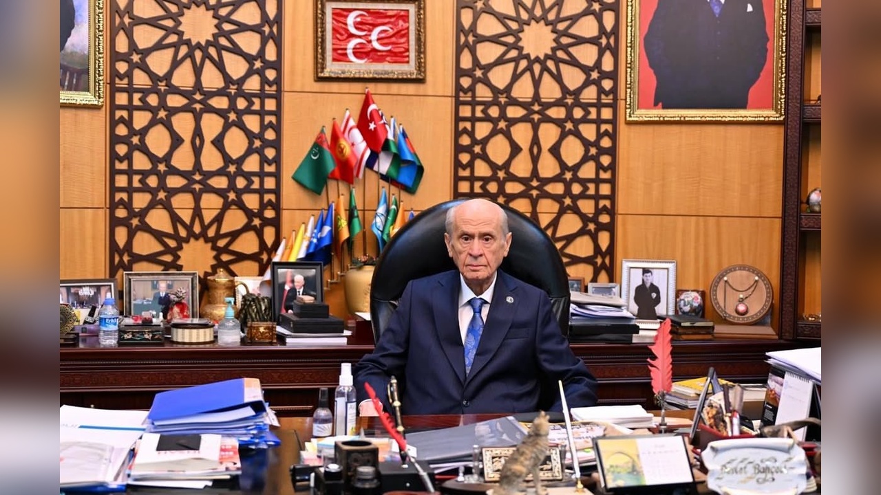 Bahçeli, Türkeş'in Mezarı'nı Ziyaret Etti