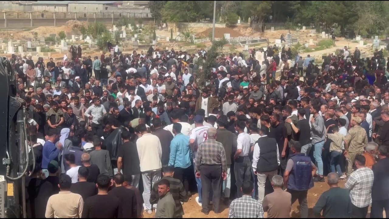 Şanlıurfa'da Göçükte Hayatını Kaybeden Üç İşçi Defnedildi