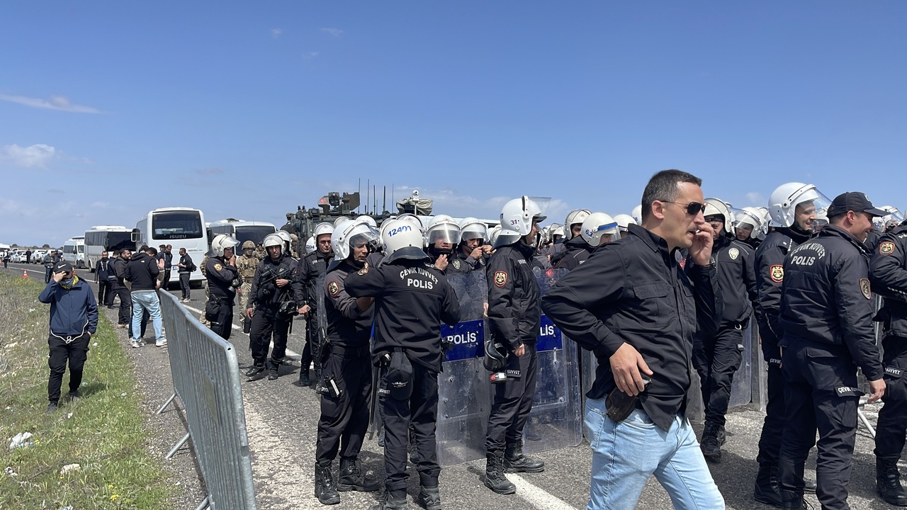 Halfeti'de Öcalan'ın doğum günü kutlamalarına yasak