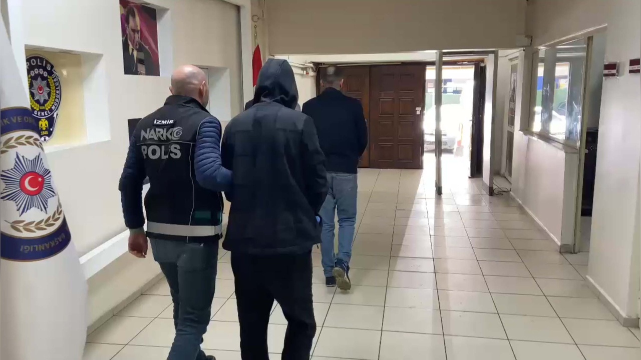 İzmir'de Uyuşturucu Operasyonu: 39 Kilo Ele Geçirildi