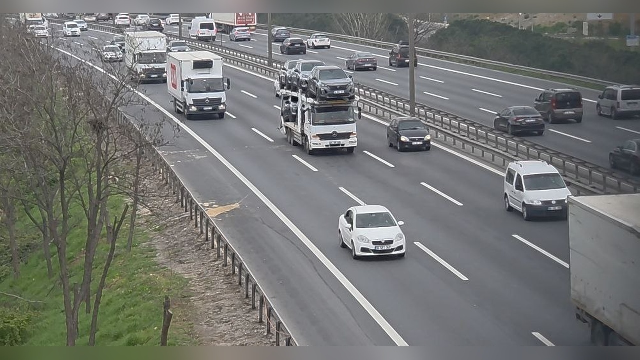 Küçükçekmece'de Zincirleme Kaza: 4 Polis Memuru Yaralı