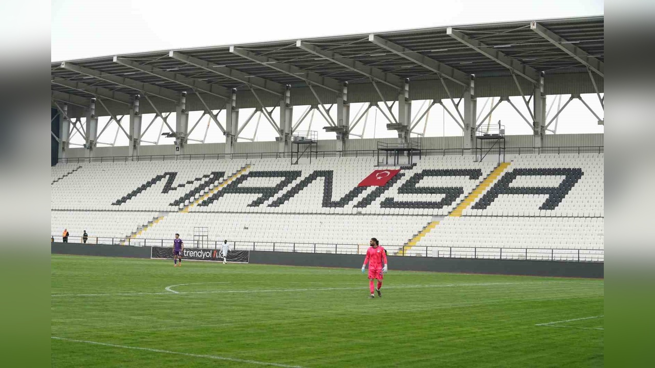 Manisa'da Maçta Tribünler Boş Kaldı
