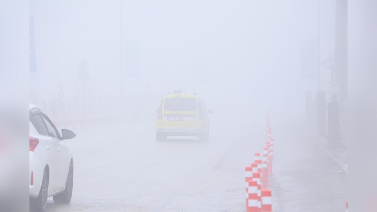 Erzurum'da Hava Koşulları Kötüleşti: Görüş Mesafesi 3 Metreye Düştü