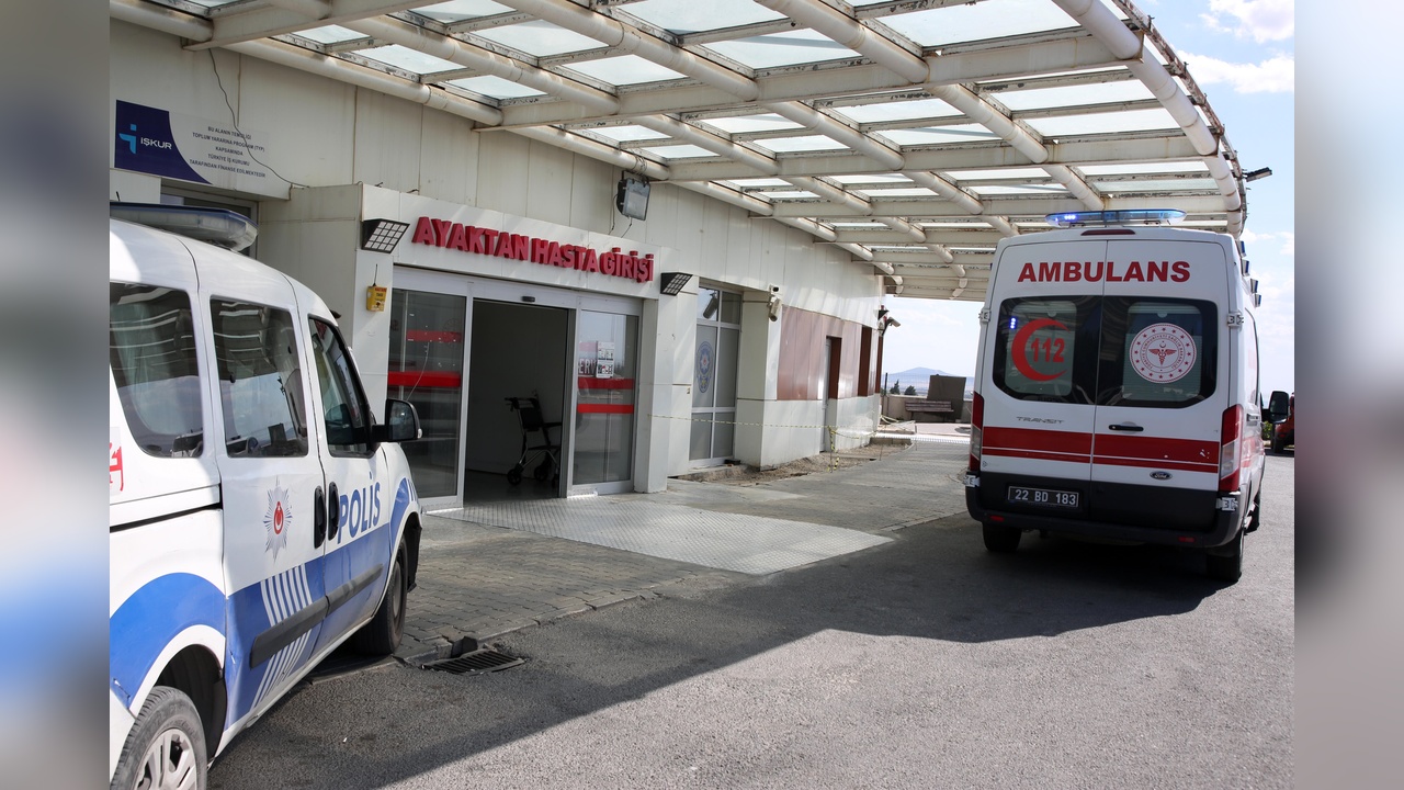 İstanbul'da Pencereden Düşen 2 Yaşındaki Çocuk Ağır Yaralandı