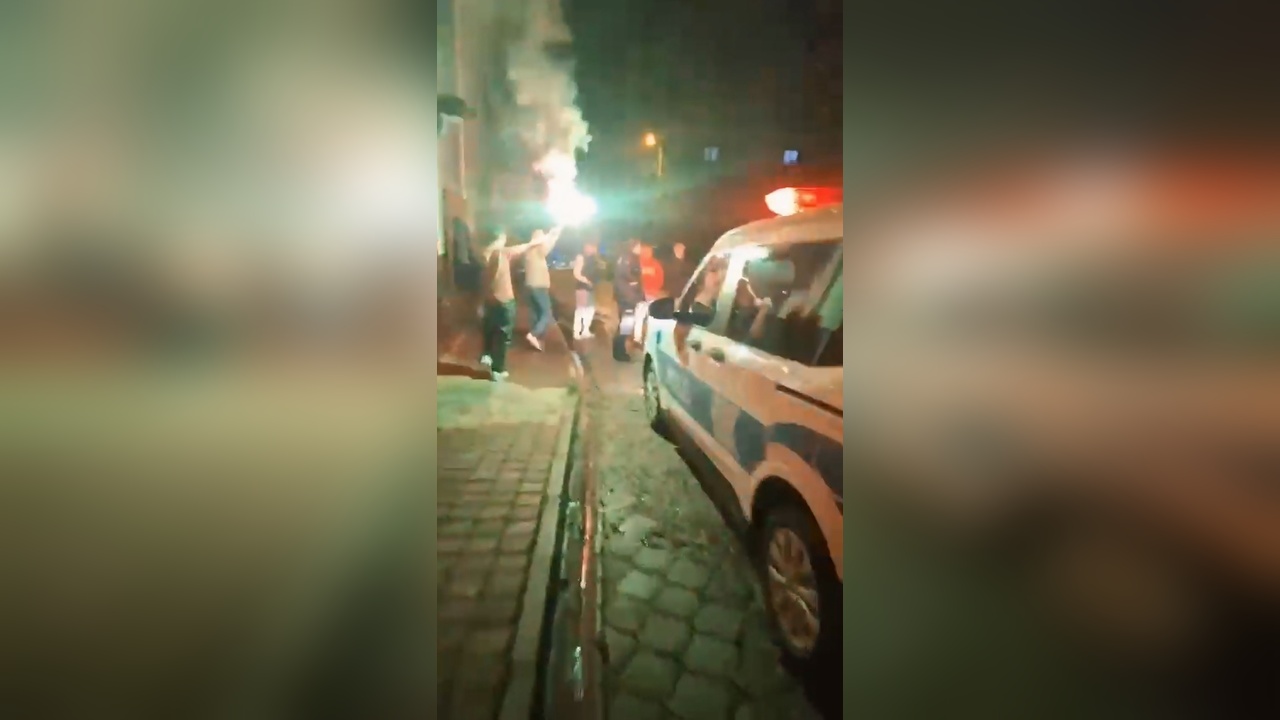 Polislere Kavga İhbarında Sürpriz Kutlama Düzenlendi