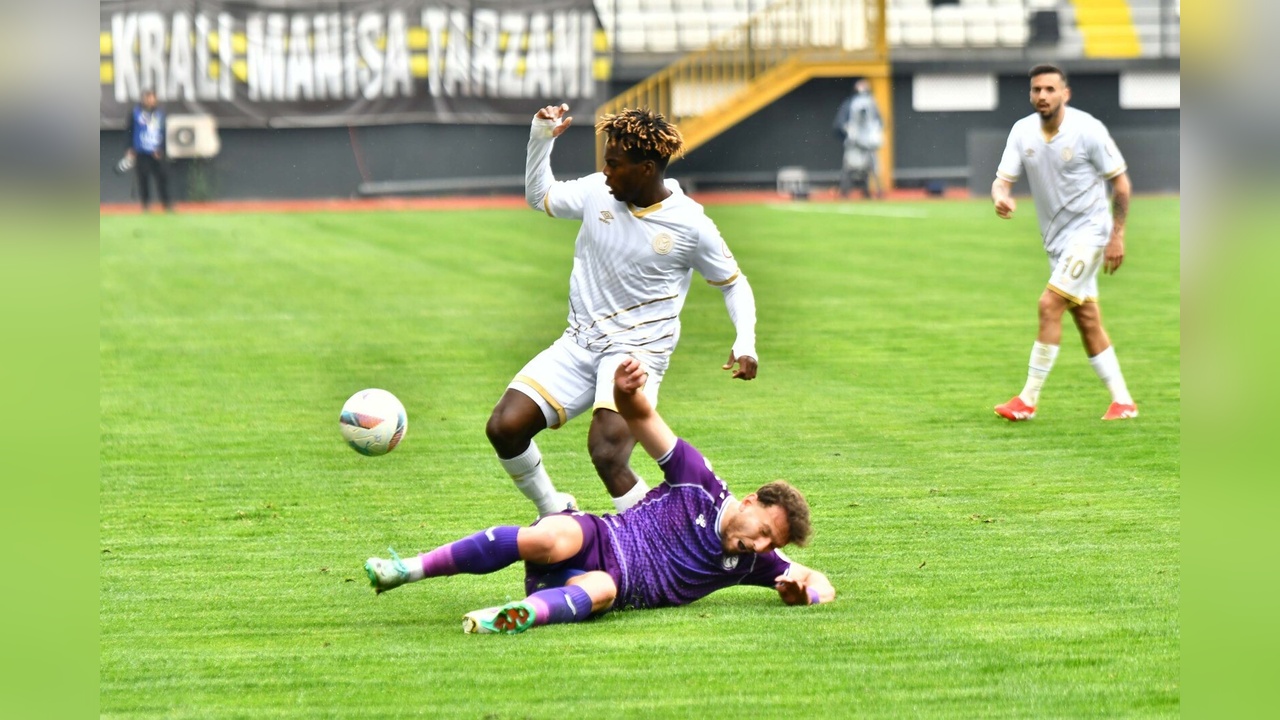Manisa FK Zorlu Bir Süreçten Geçiyor