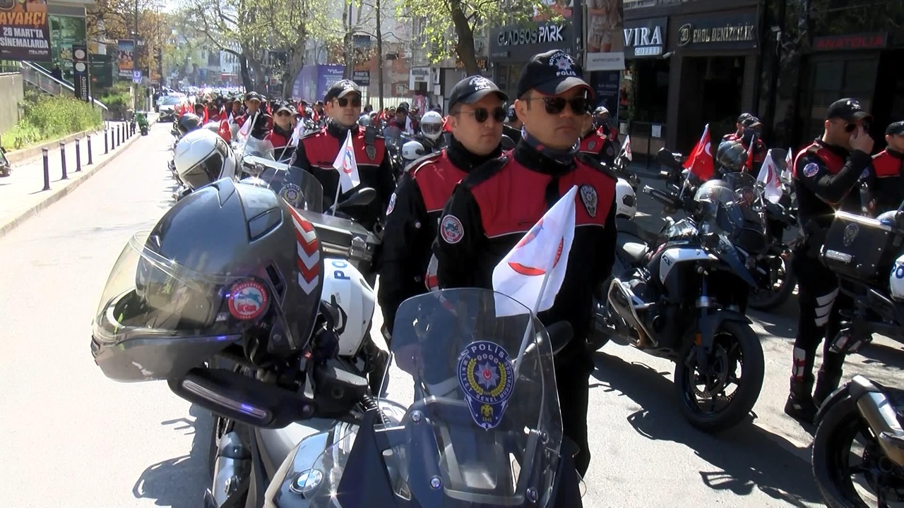 Polis Haftası Korteji İstanbul'da Gerçekleşti