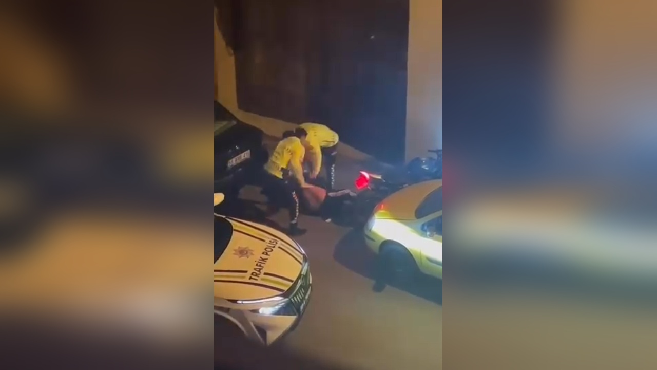 Tekirdağ'da Motosiklet Sürücüsüne Şiddet Uygulayan İki Polis Görevden Alındı