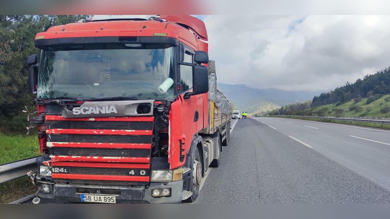 TIR Kazasında Minibüs Sürücüsü Hayatını Kaybetti