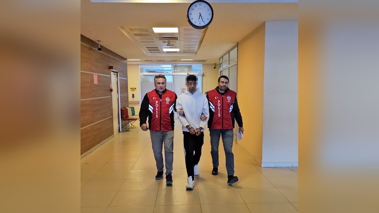 Edirne'de Bıçaklanarak Öldürülen Genç Kız Toprağa Verildi