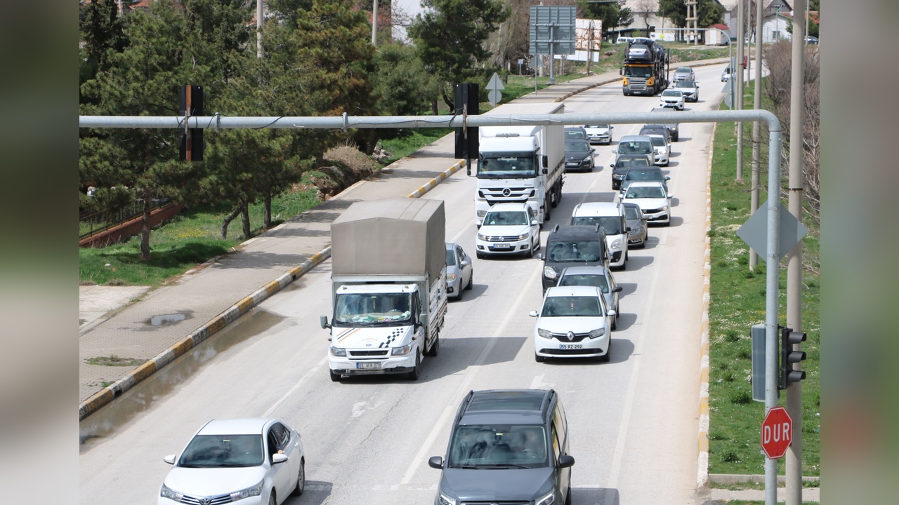 Bayram Dönüşü Afyonkarahisar-Antalya Yolunda Yoğun Trafik Oluşturdu