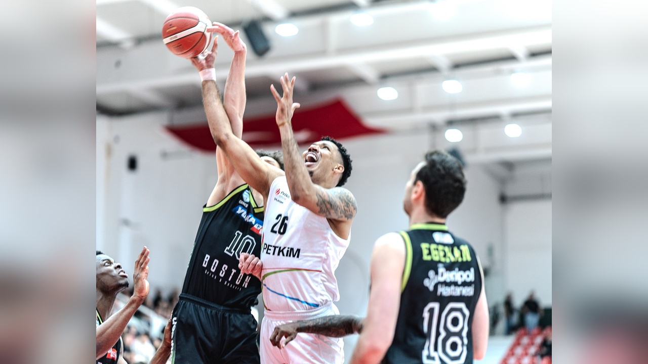 Aliağa Petkimspor, Merkezefendi'yi 4 Sayıyla Geçti