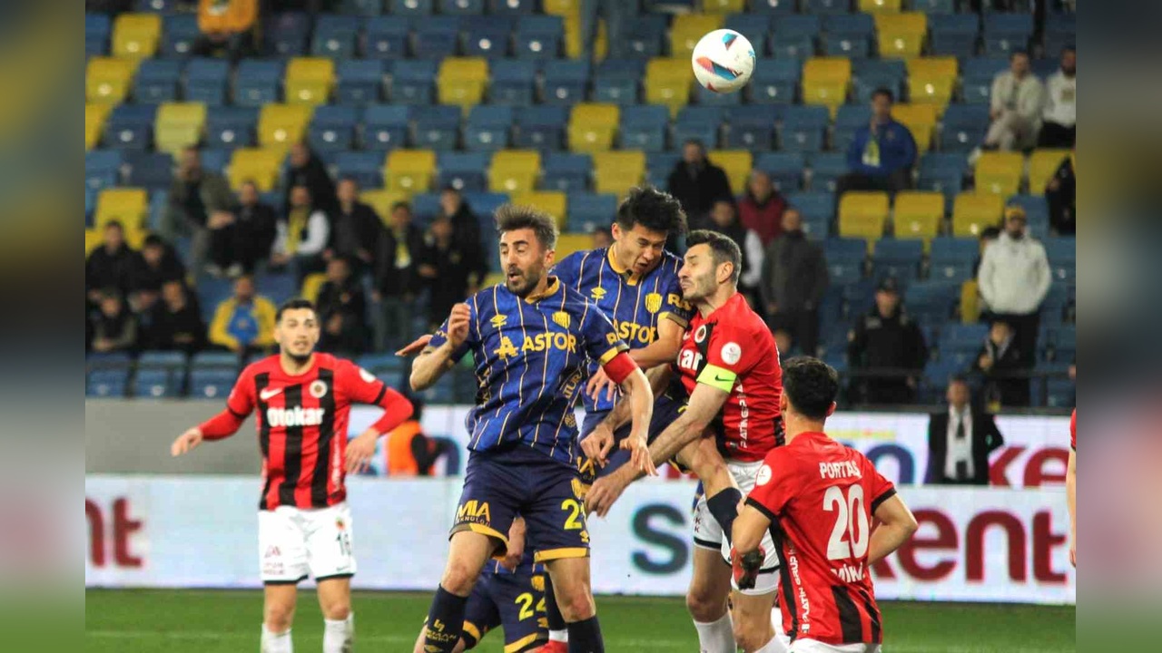 Gençlerbirliği, MKE Ankaragücü'nü 3-0 Mağlup Etti