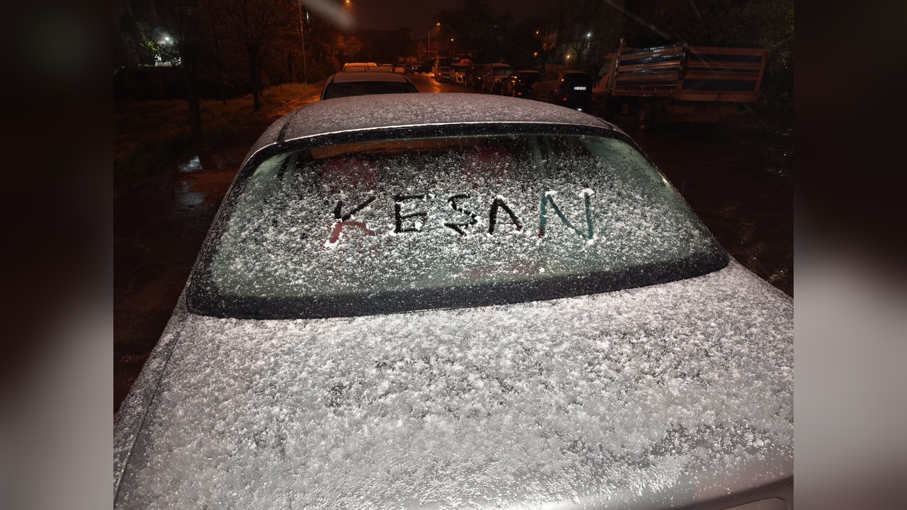 Edirne'de Kar Yağışı Etkili Olmaya Başladı
