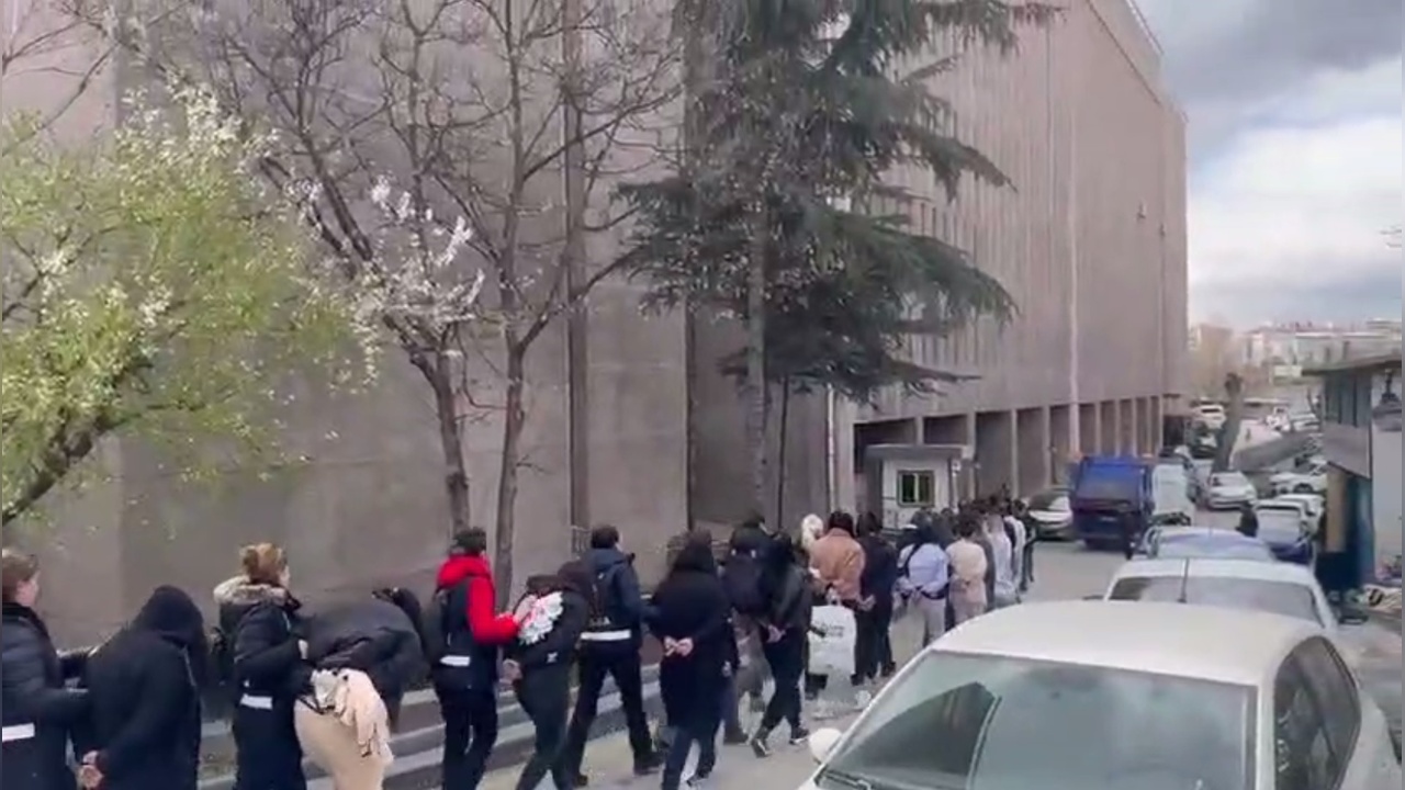 Ankara'da Fuhuş Tuzağı Operasyonu: 22 Kişi Gözaltında