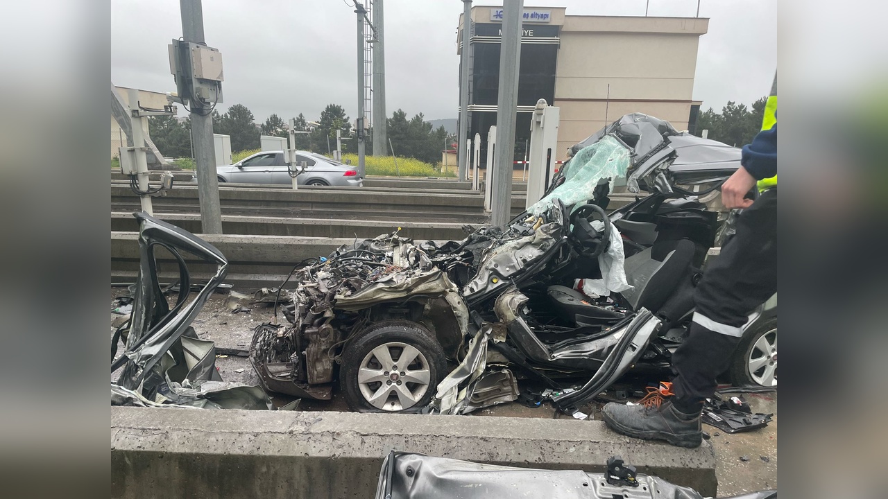 Pendik'te Gişe Alanında Trafik Kazası: Bir Kişi Hayatını Kaybetti