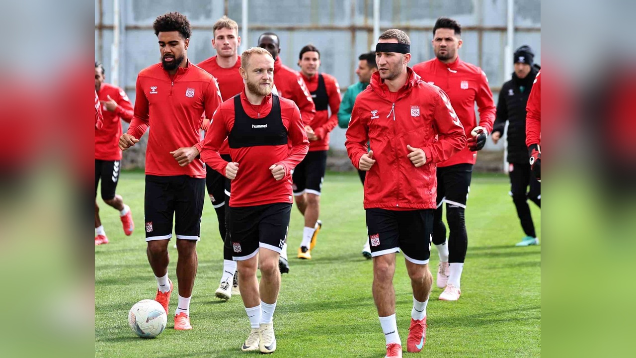 Sivasspor, Fenerbahçe ile Oynayacağı Maç İçin Hazırlıklara Başladı