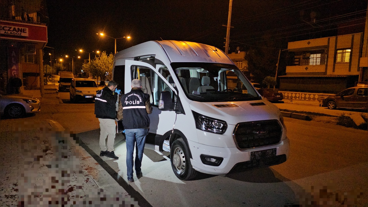 İş Arkadaşının Saldırısına Uğrayan Şahıs Servis Minibüsünde Bıçaklandı