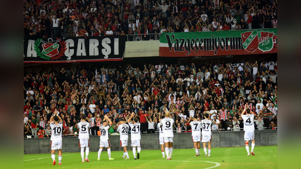 Karşıyaka, Stadyum ve Spor Salonu Projelerini Tamamladı