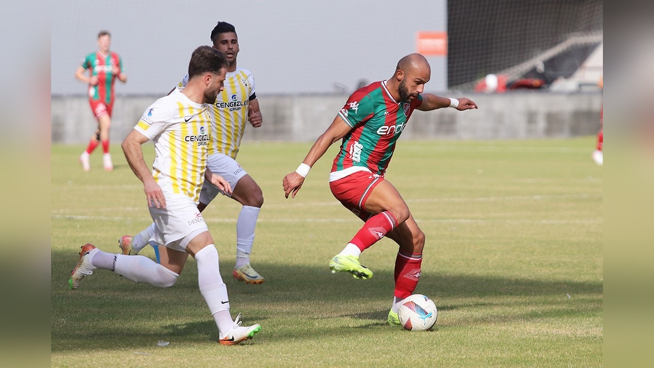 İshak Kurt, Karşıyaka'nın Gol Krallığı İçin Mücadele Ediyor