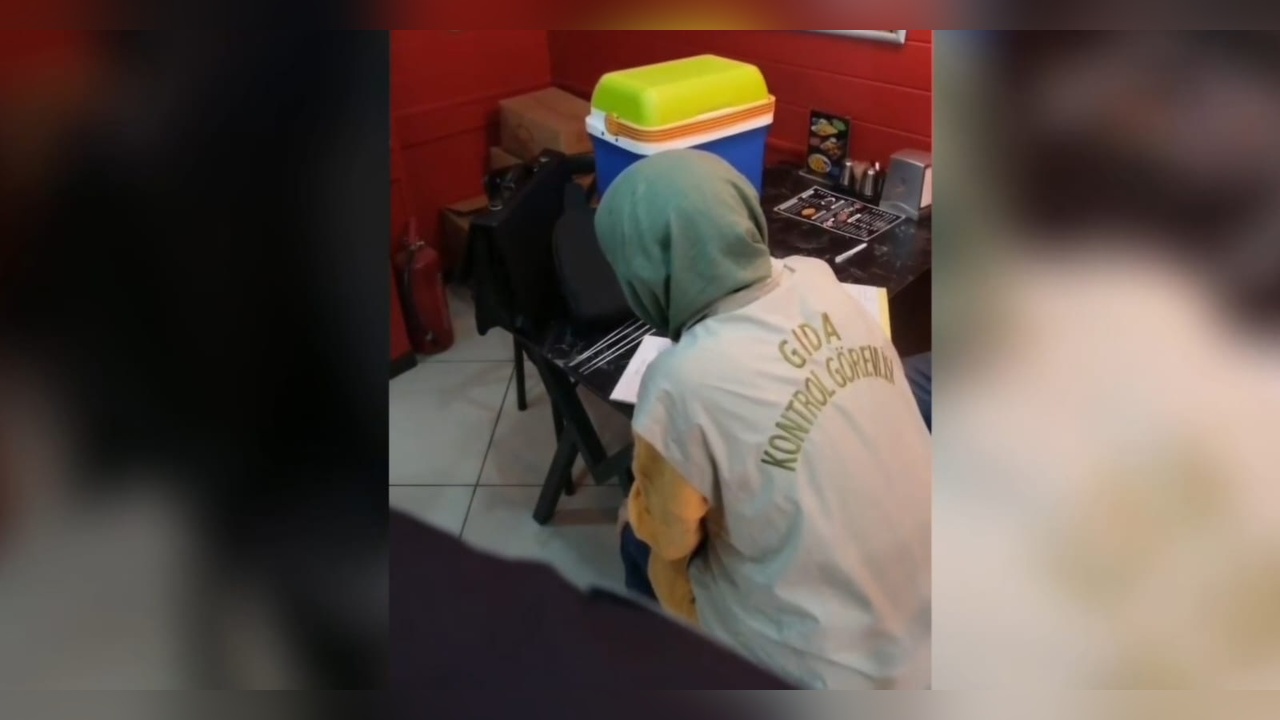 Çiğ Et Skandalı: Pişmiş Döner Üzerine Çiğ Et Ekleyen İşletmeye İnceleme Başlatıldı