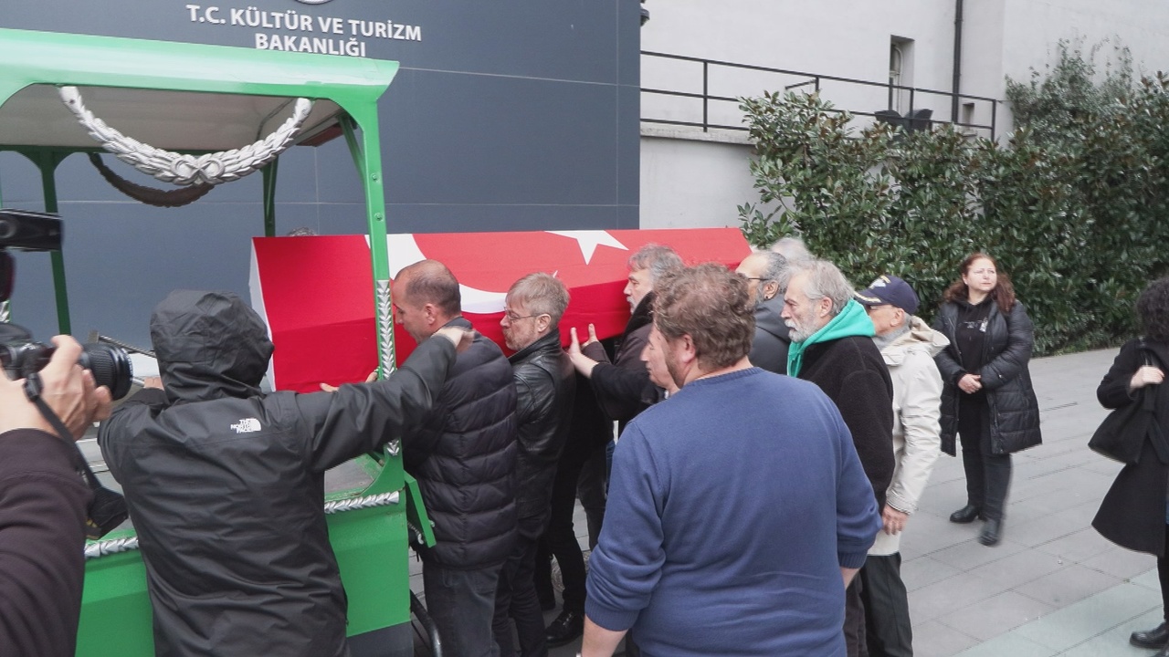 Ahmet Levendoğlu, İstanbul'da Son Yolculuğuna Uğurlandı