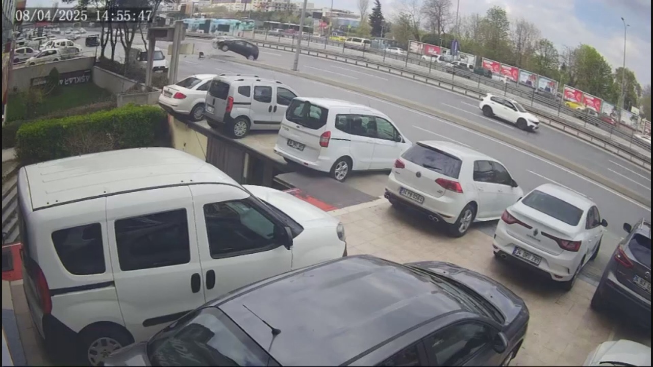 Avcılar'da Kaza: İki Yaralı
