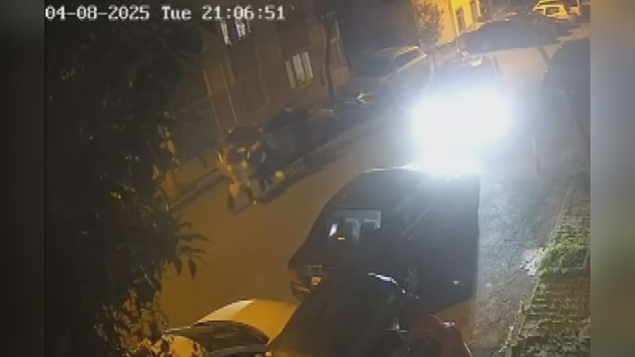 Gaziosmanpaşa'da Sokakta Eşine Şiddet Uygulandı