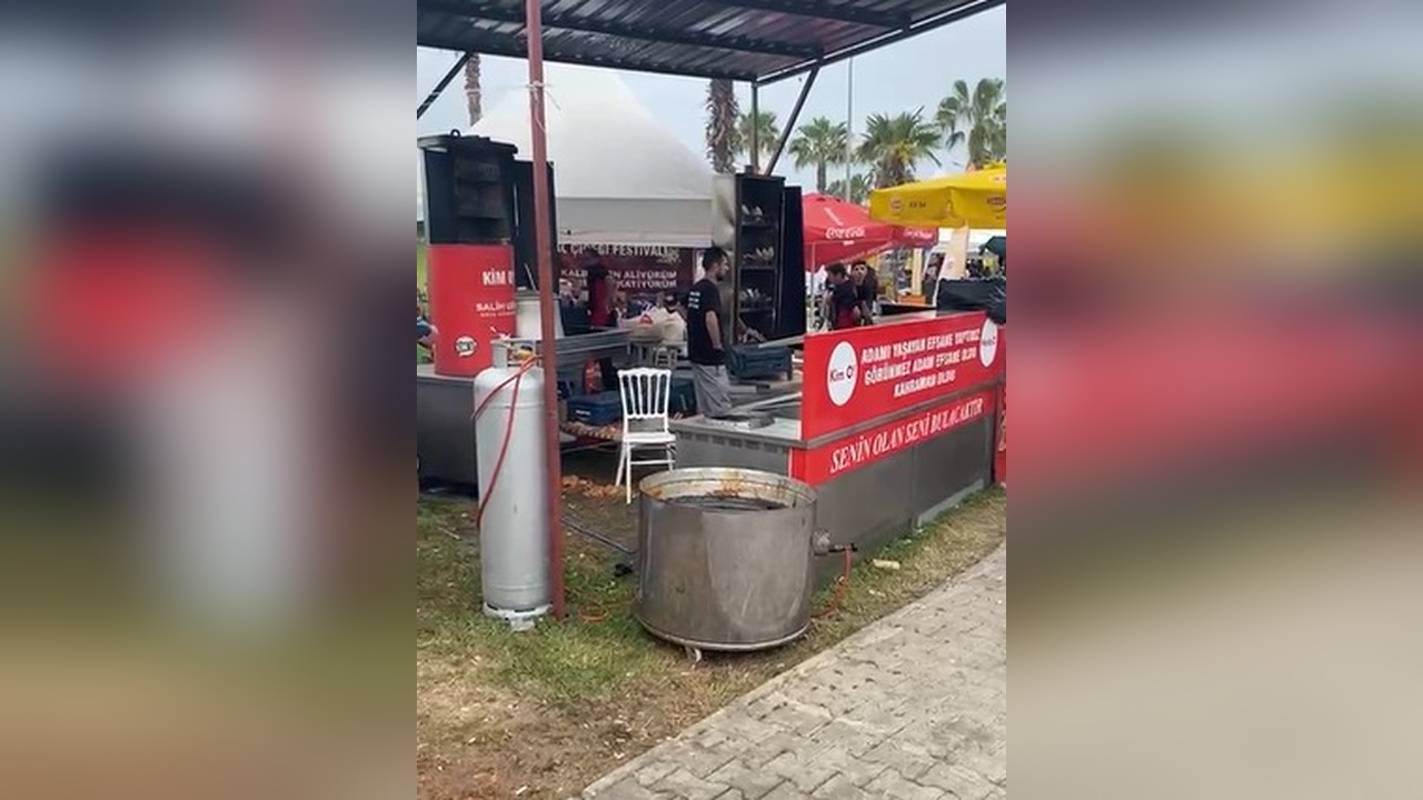 Fenomen Dönerci Karnaval Standından Kaldırıldı