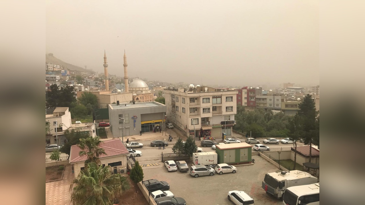 Mardin'de Toz Taşınımı Araçları Etkiledi