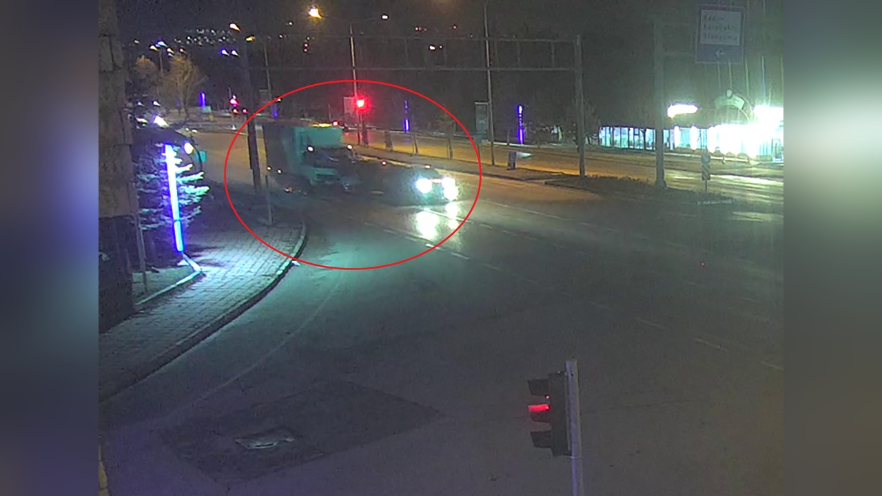 Erzurum'daki Trafik Kazasında 8 Yaralı
