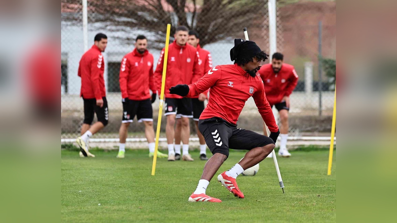 Sivasspor, Fenerbahçe Maçı İçin Hazırlıklarını Devam Ettiriyor