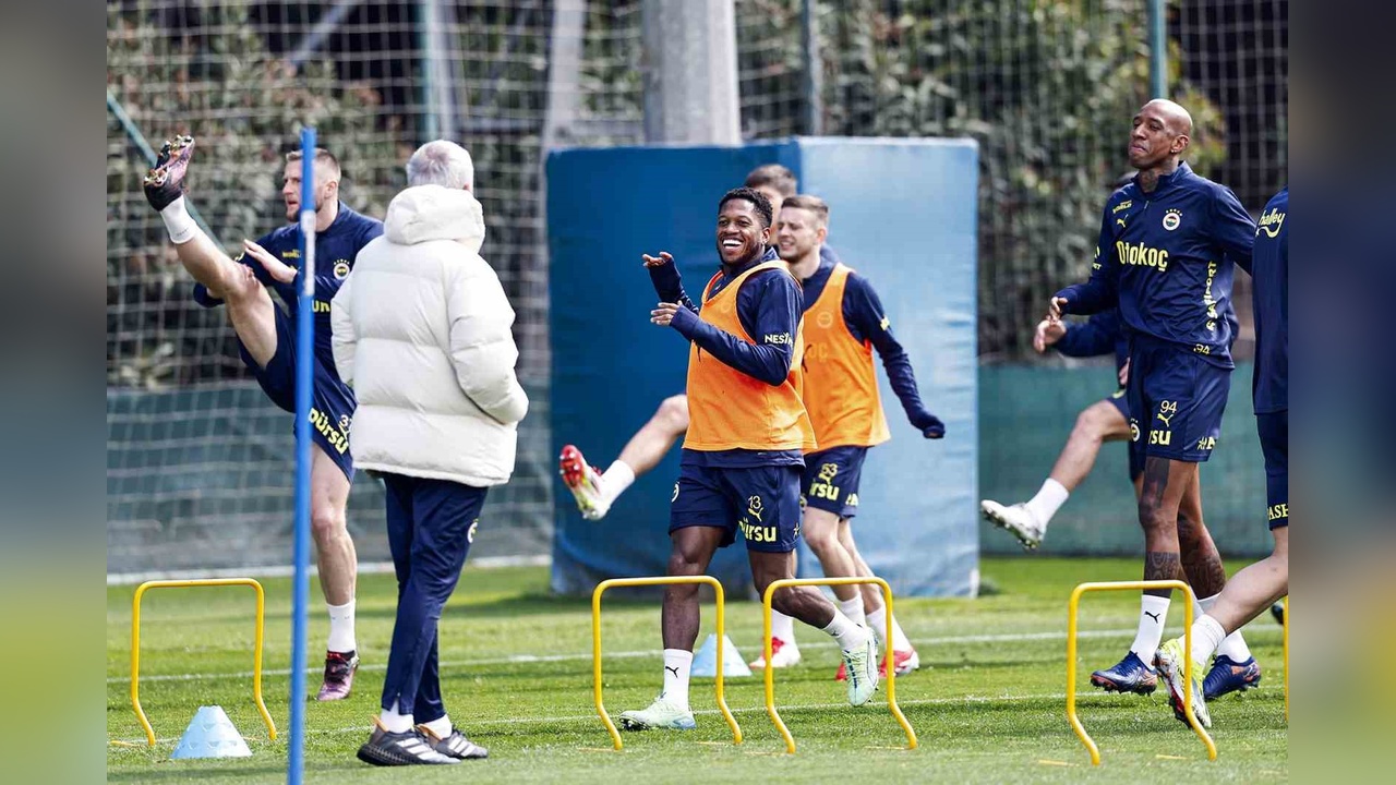 Fenerbahçe, Sivasspor Maçı İçin Hazırlıklarını Sürdürüyor