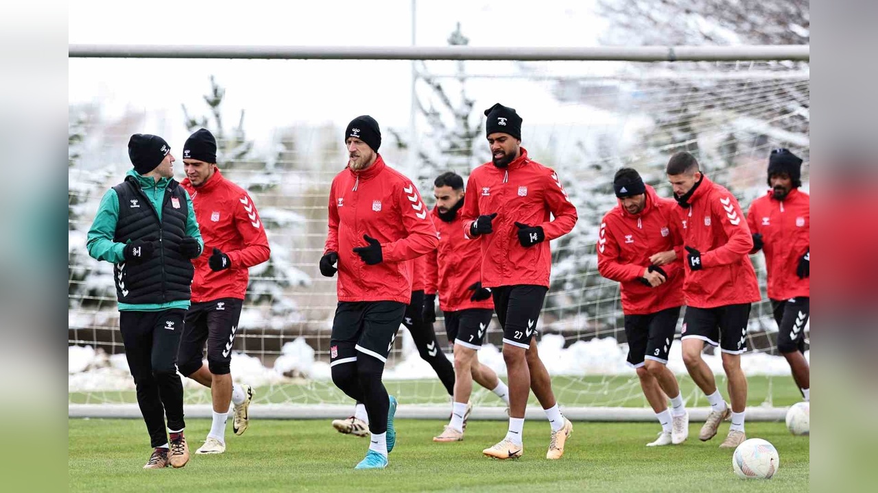 Sivasspor, Fenerbahçe Maçına Hazırlıklarını Sürdürüyor
