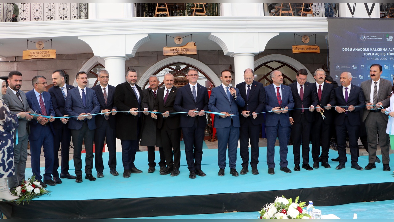 Bakan Kacır, Hizmet Siyasetinin Başarılarını Vurguladı