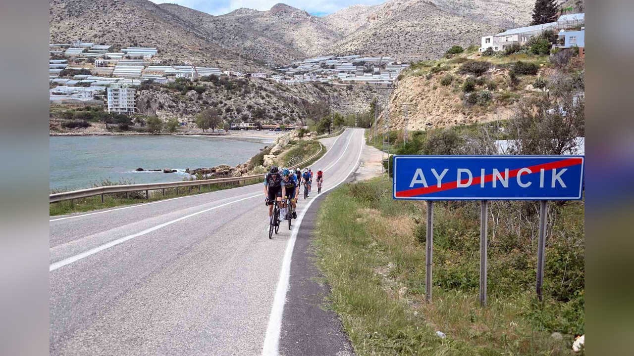 Mersin'de 7. Uluslararası Bisiklet Turu Start Aldı