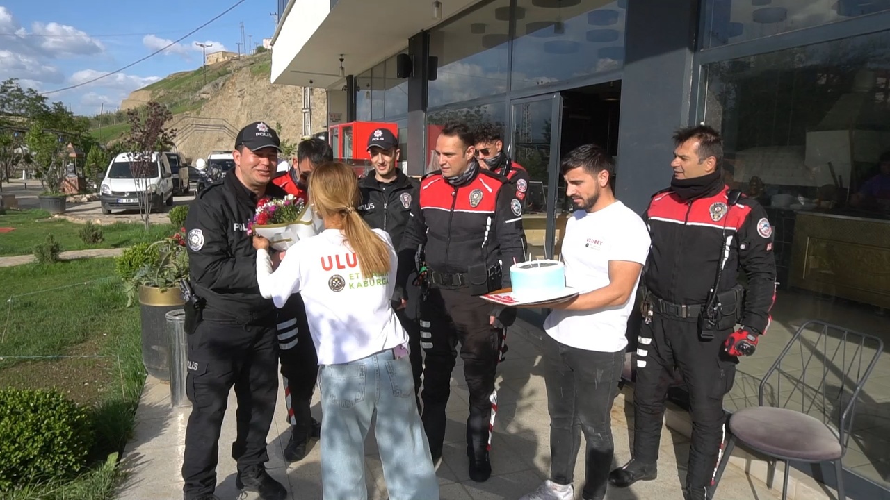 Siirt'te Polis Ekibine Kavga İhbarında Sürpriz Karşılama