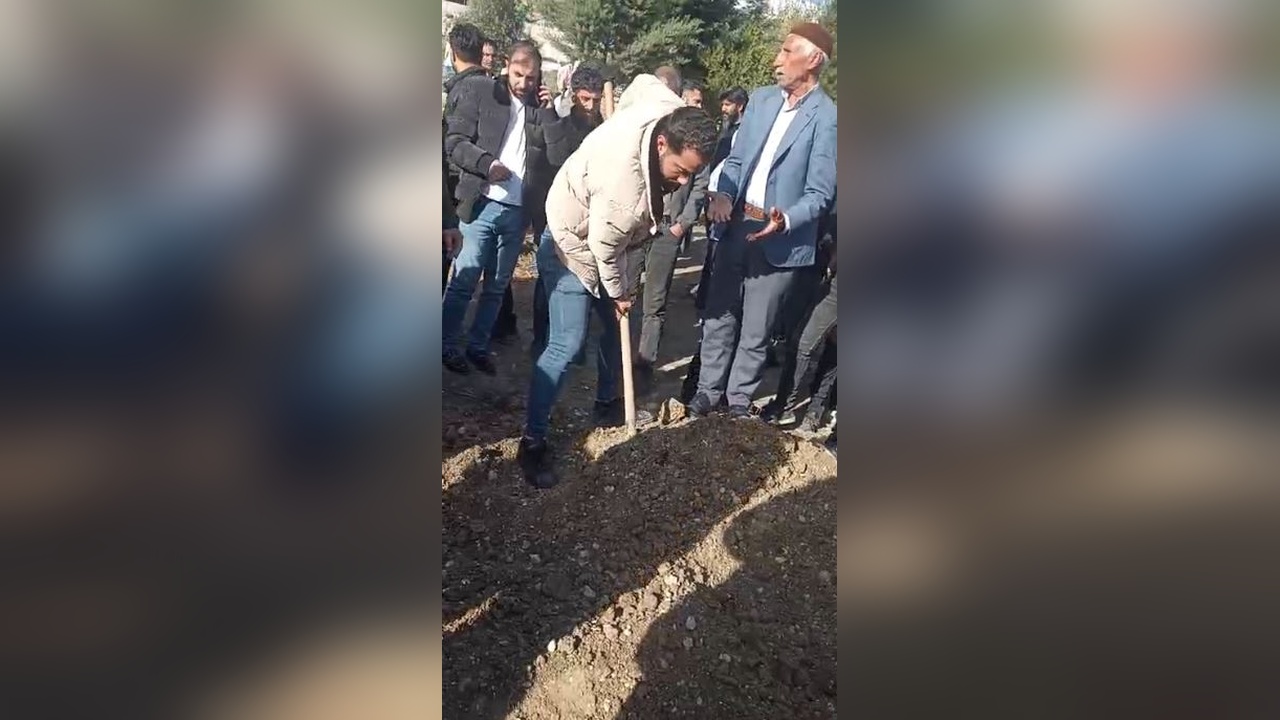 Siirt'te Mezarı Açılan Kişinin Durumu Merak Ediliyor