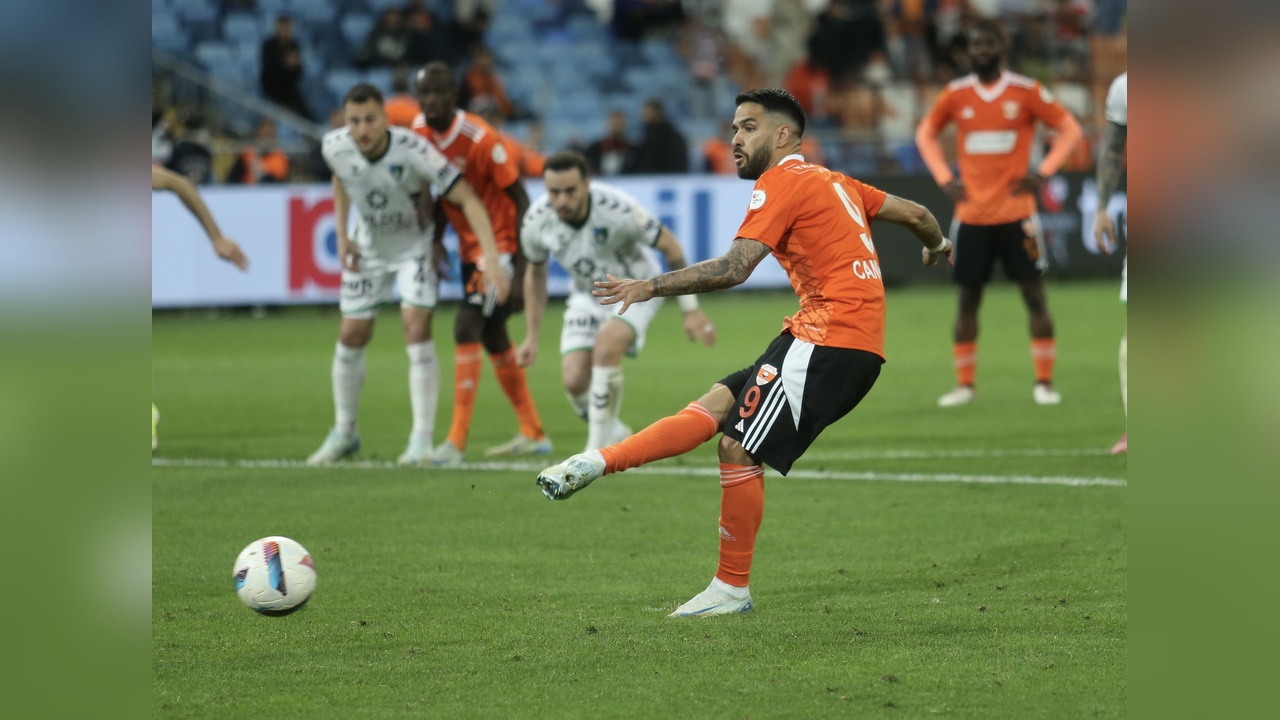 Kocaelispor, Adanaspor'u 4-1 Mağlup Etti