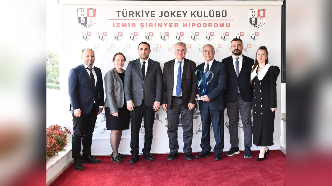 Birdwood, TSYD İzmir Şubesi Koşusu'nu Kazandı