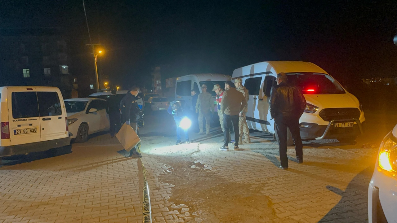 Diyarbakır'da Kavga: 5 Yaralı, 10 Gözaltı
