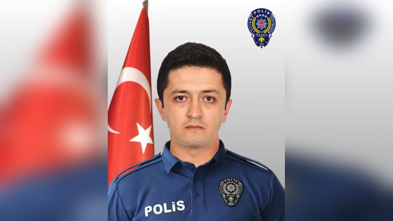 Otomobil Tankere Çarptı: 1 Polis ve 2 Kişi Hayatını Kaybetti